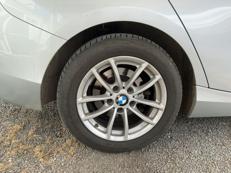 BMW 1er 116d EfficientDynamics Sport 2015 – снимка 9