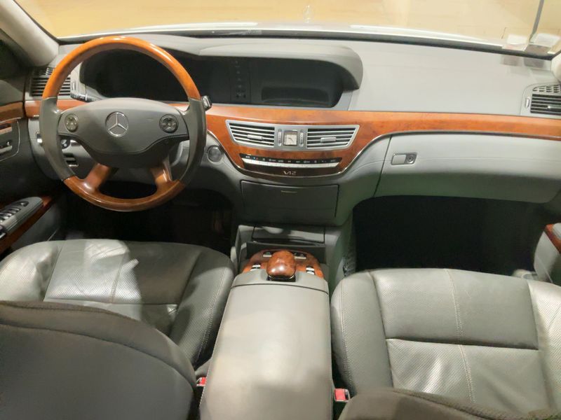Mercedes-Benz S-Klasse S 600 — zdjęcie 12