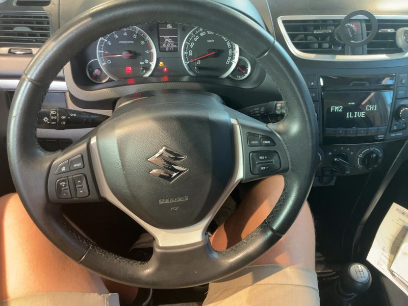 Suzuki Swift 1.2 Basic — zdjęcie 12