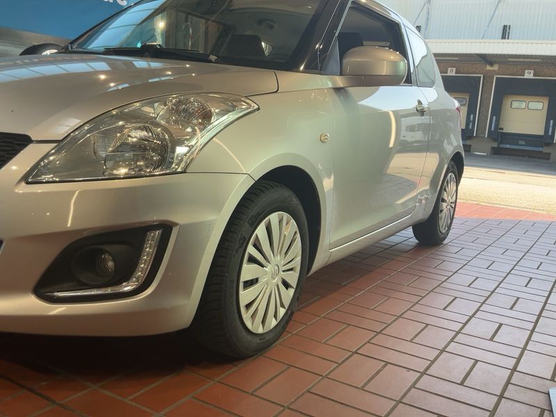 Suzuki Swift 1.2 Basic — zdjęcie 2