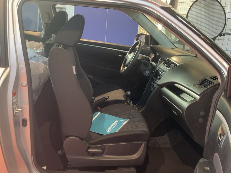 Suzuki Swift 1.2 Basic — zdjęcie 11