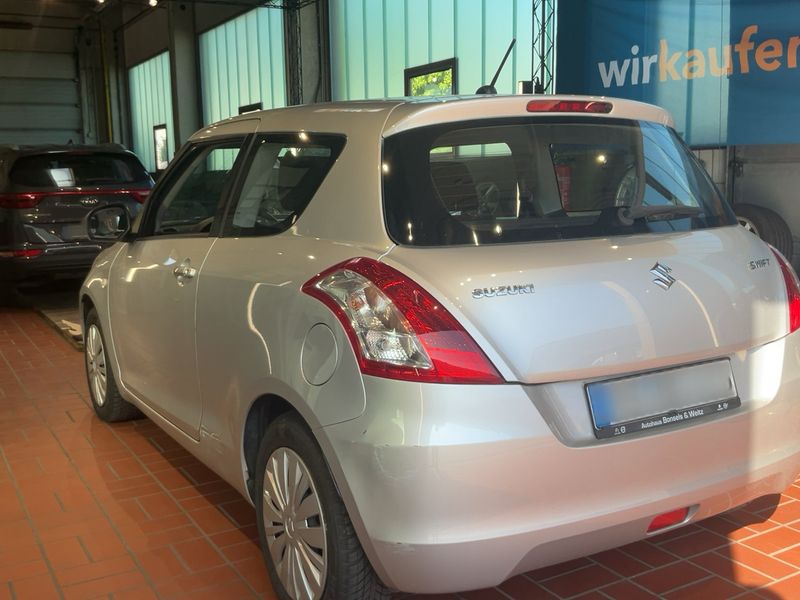 Suzuki Swift 1.2 Basic — zdjęcie 3
