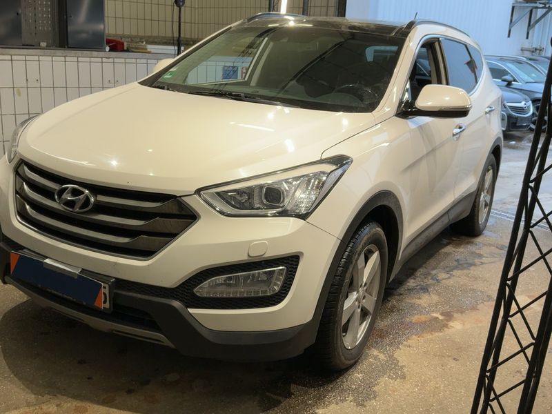 Hyundai Santa
