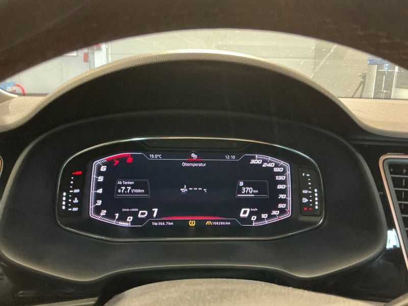 Seat Leon 2.0 TSI Cupra 300 4Drive R — zdjęcie 13