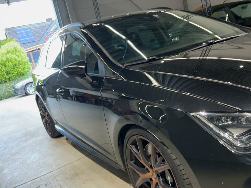 Seat Leon 2.0 TSI Cupra 300 4Drive R — zdjęcie 8