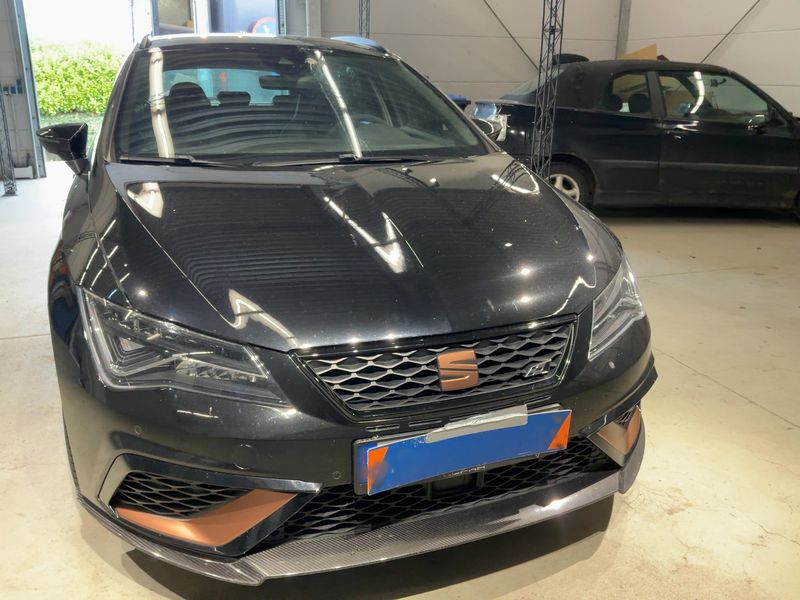 Seat Leon 2.0 TSI Cupra 300 4Drive R — zdjęcie 9