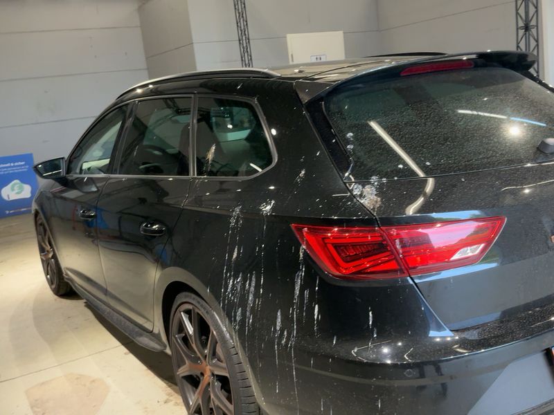 Seat Leon 2.0 TSI Cupra 300 4Drive R — zdjęcie 3