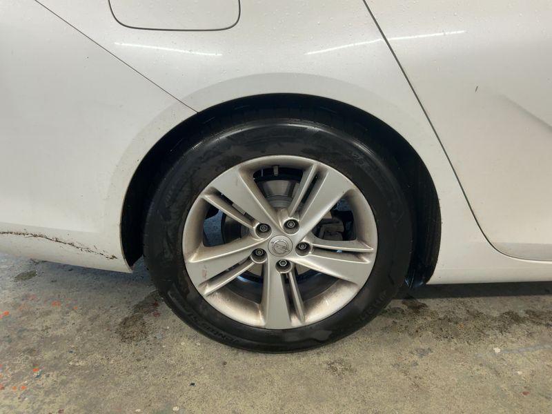 Opel Insignia Sports Tourer 1.5 SIDI Turbo INNOVATION 2017 – снимка 9