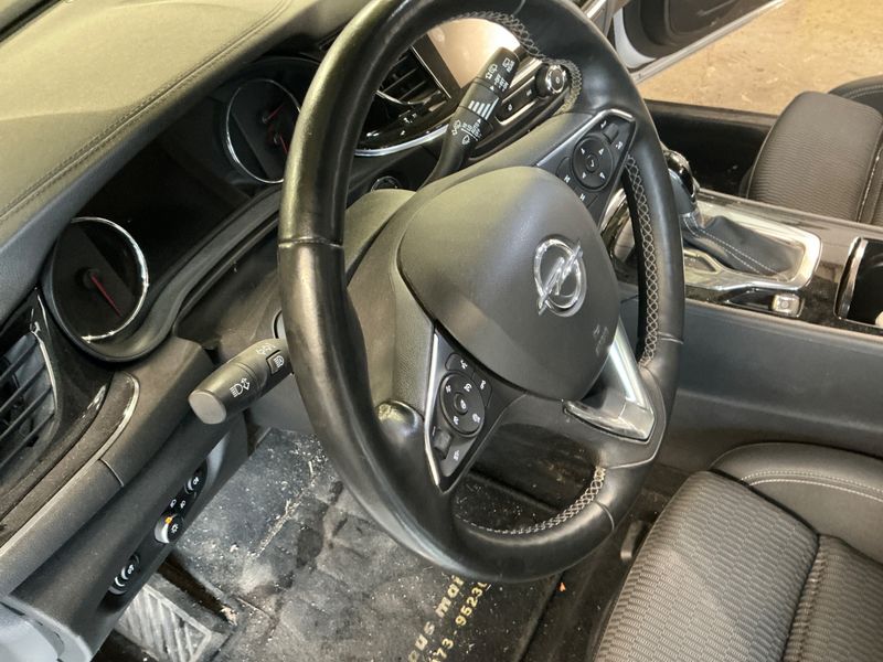 Opel Insignia Sports Tourer 1.5 SIDI Turbo INNOVATION 2017 – снимка 39