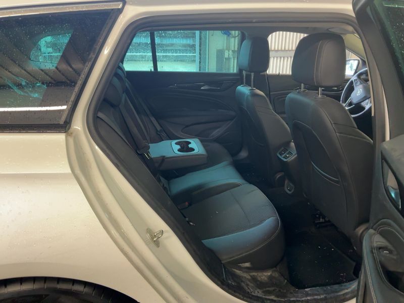 Opel Insignia Sports Tourer 1.5 SIDI Turbo INNOVATION 2017 – снимка 20
