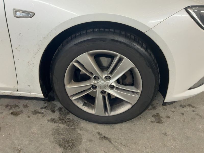 Opel Insignia Sports Tourer 1.5 SIDI Turbo INNOVATION 2017 – снимка 11