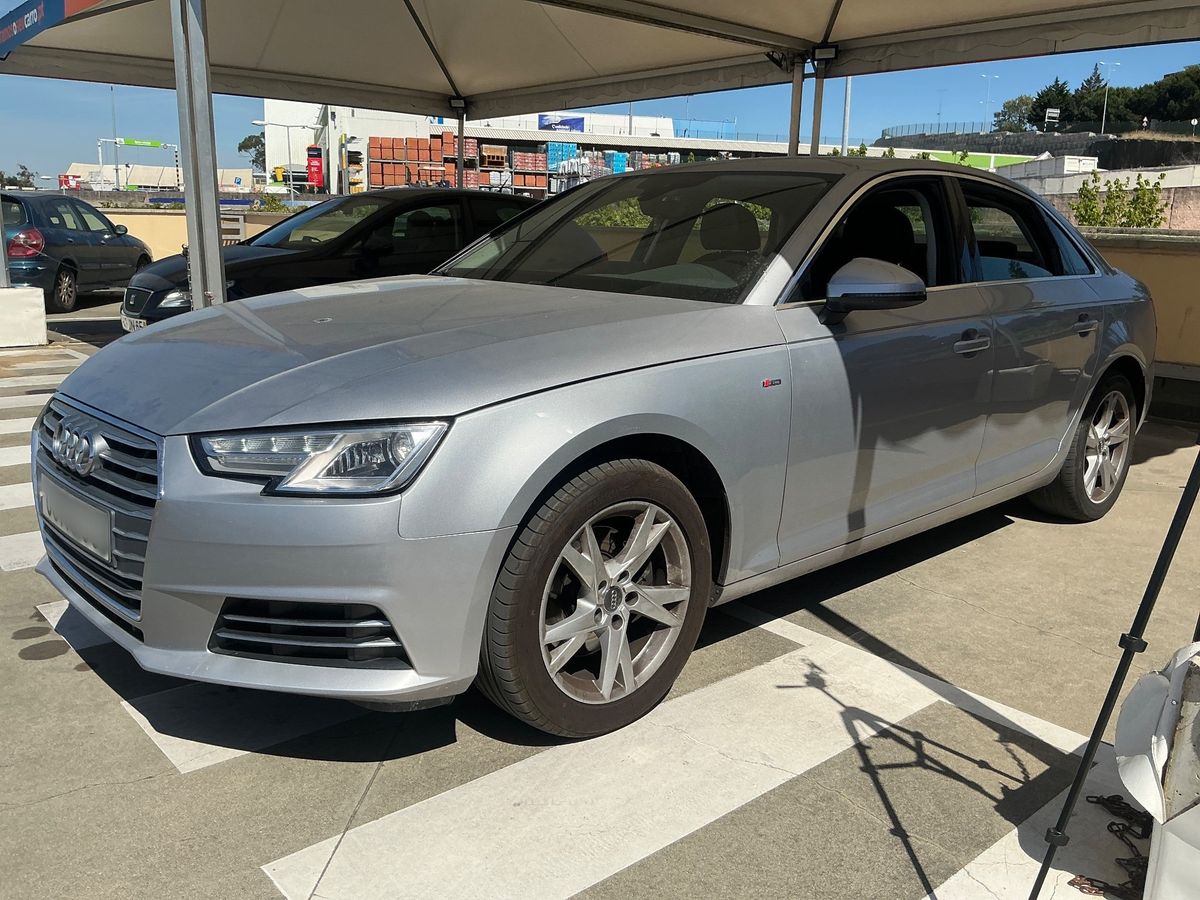 Audi A4 2016 — photo 1