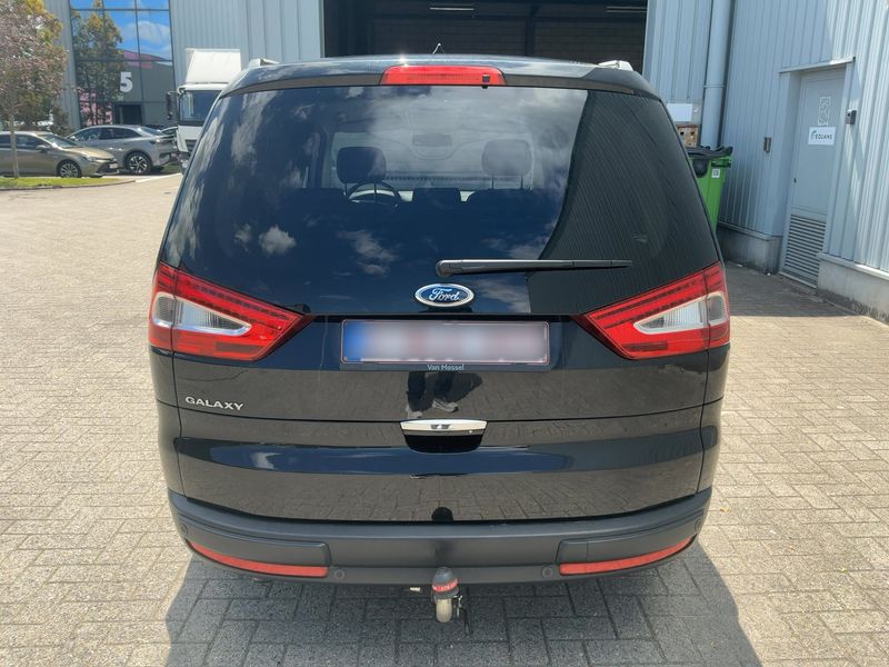 Ford Galaxy 2.0 TDCi Titanium — zdjęcie 5