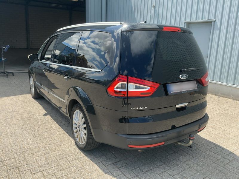 Ford Galaxy 2.0 TDCi Titanium — zdjęcie 3