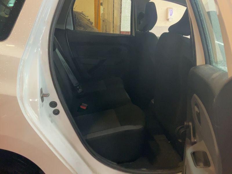 Dacia Duster 1.5 Blue dCi Essential 4x4 — zdjęcie 14