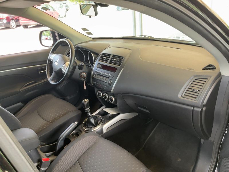 Mitsubishi ASX 1.8 DI-D Invite 2WD — zdjęcie 12