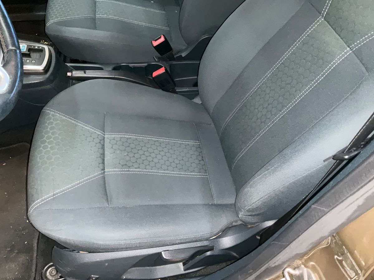 Ford Fiesta 2011 — photo 29