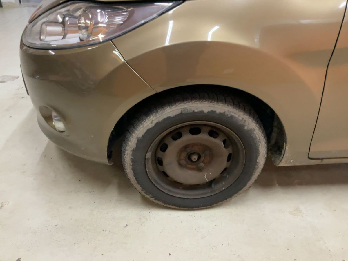 Ford Fiesta 2011 — photo 4