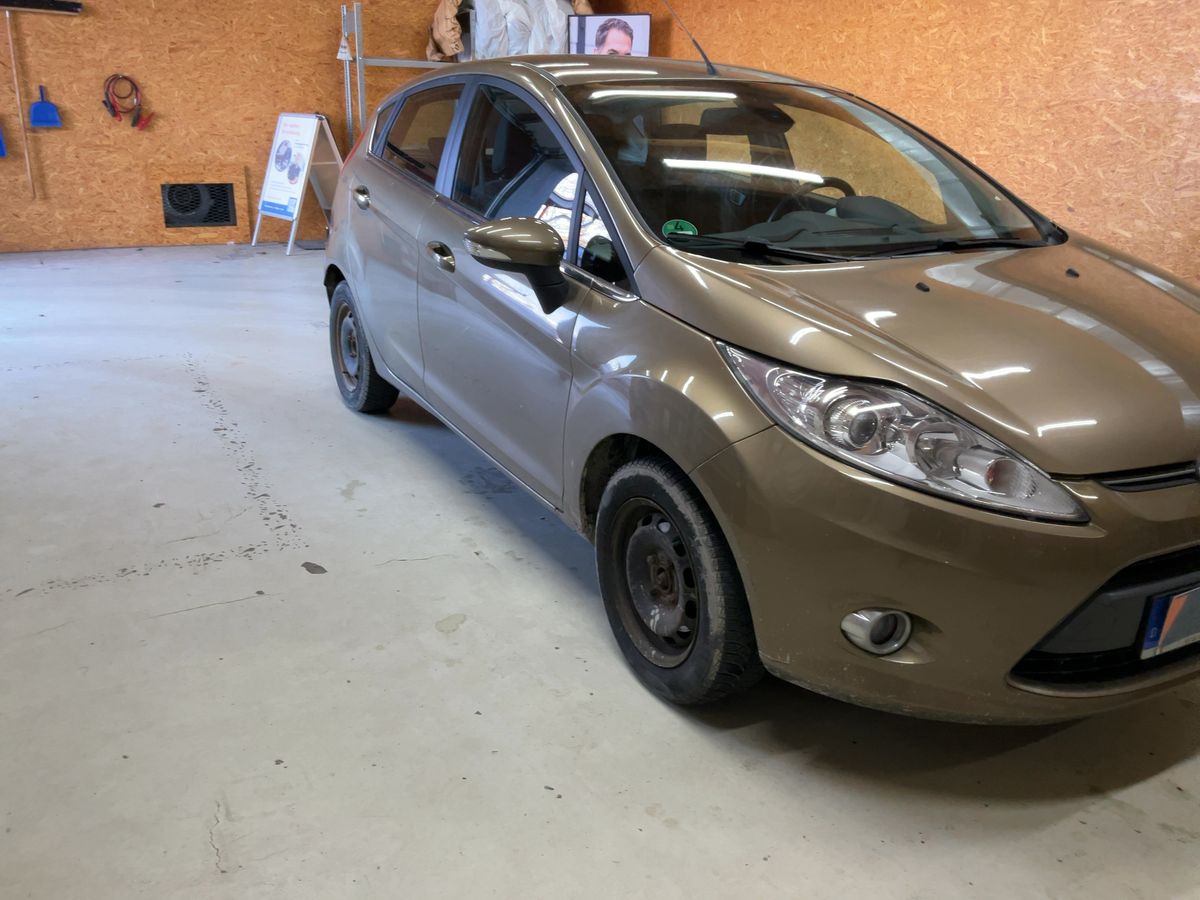 Ford Fiesta 2011 — photo 13