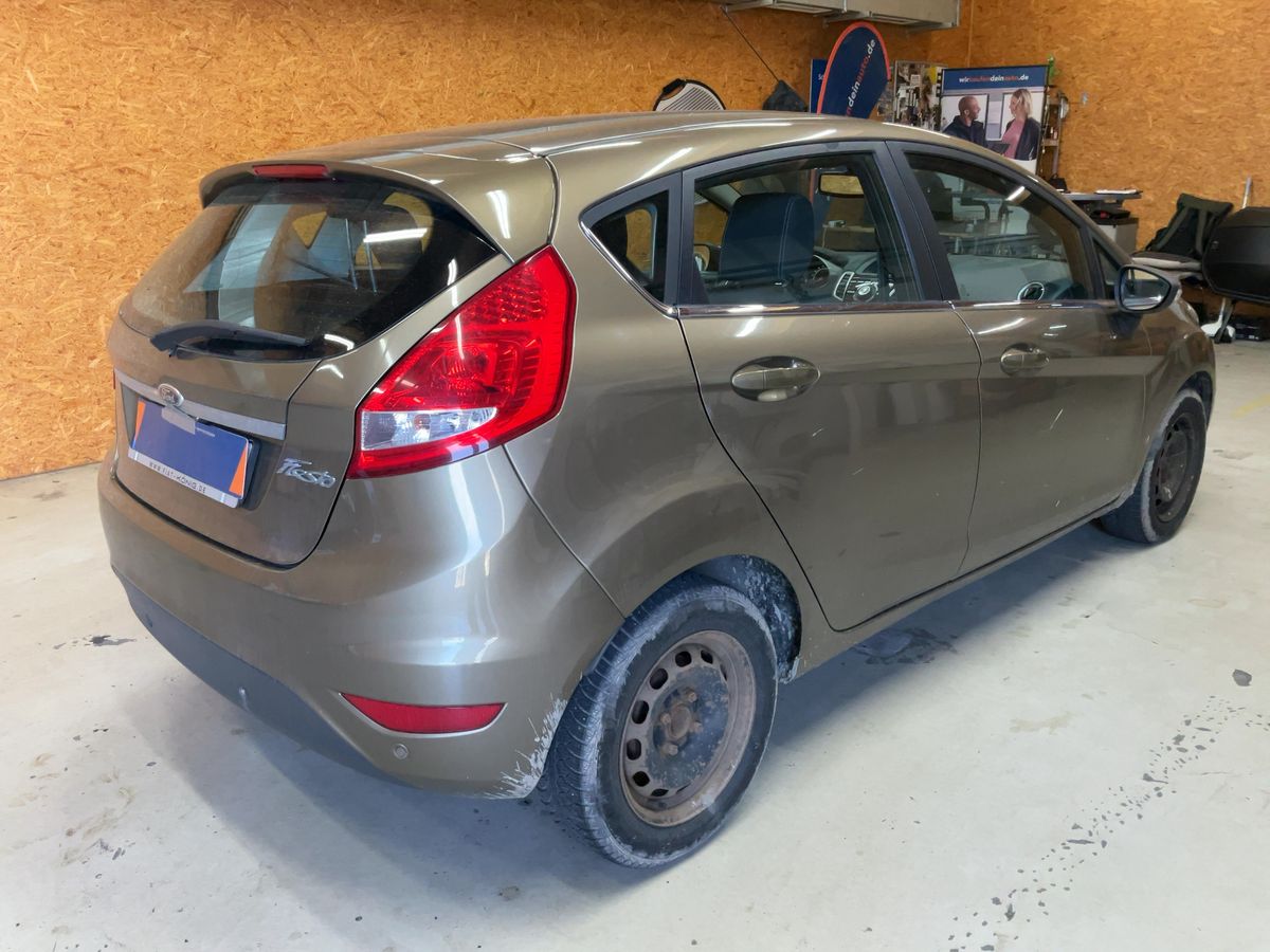 Ford Fiesta 2011 — photo 9