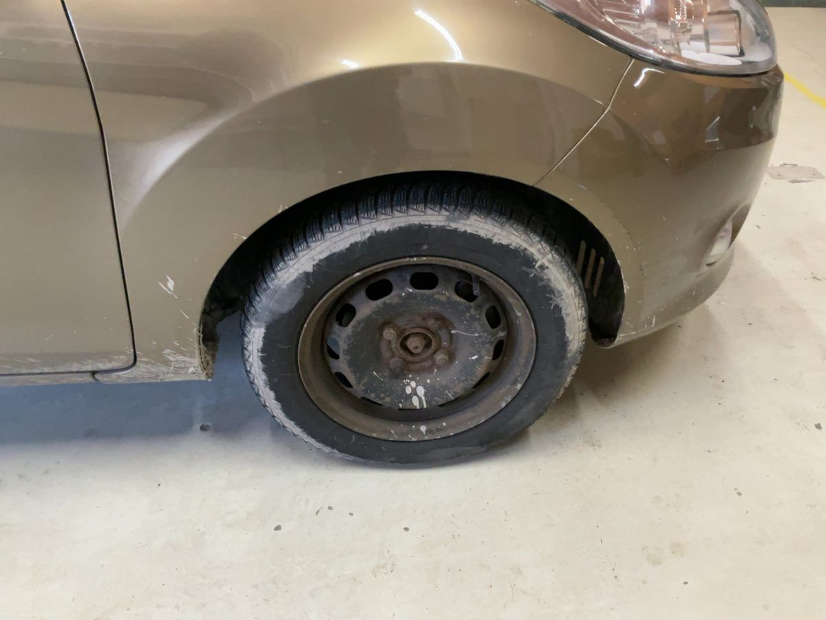Ford Fiesta 2011 — photo 12