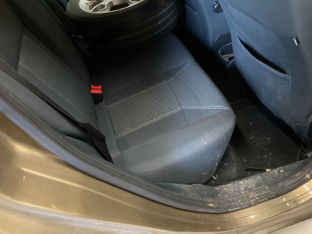 Ford Fiesta 2011 — photo 33