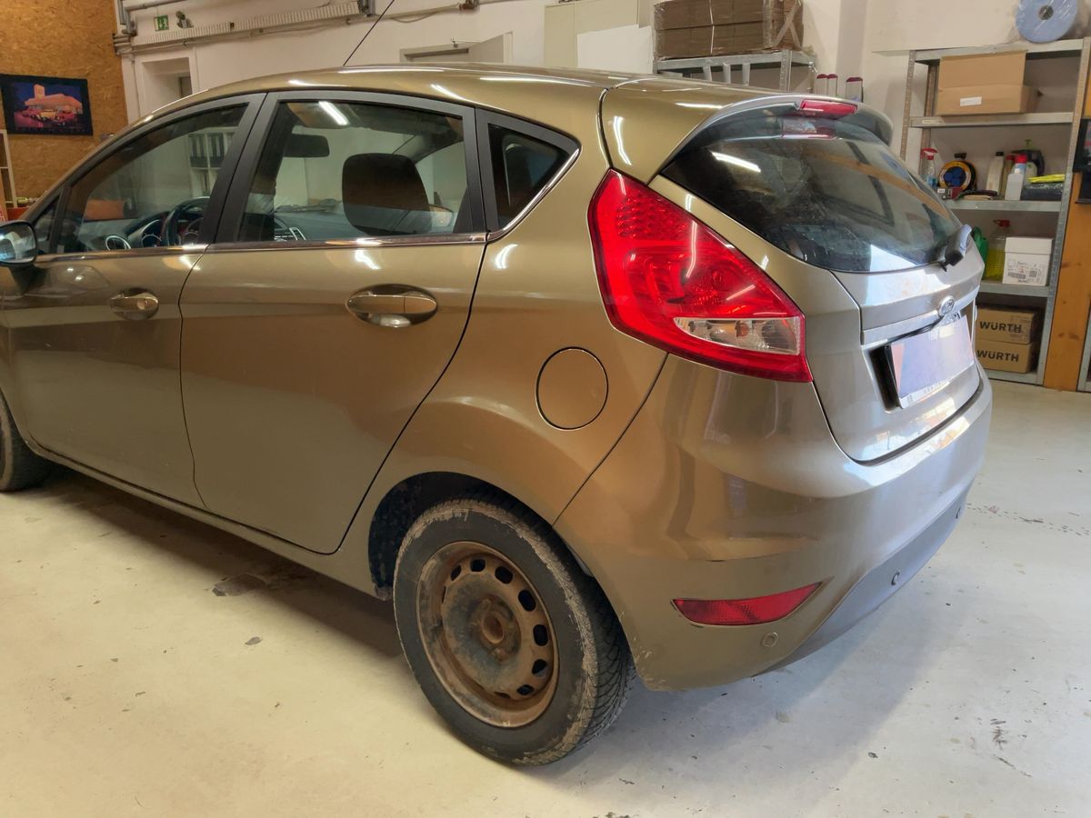 Ford Fiesta 2011 — photo 7
