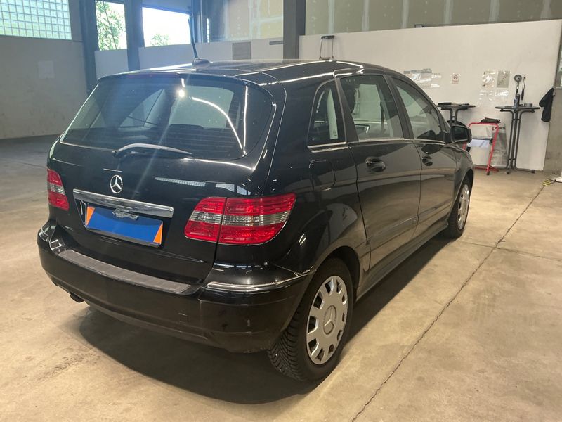 Mercedes-Benz B-Klasse B 180 CDI — zdjęcie 2