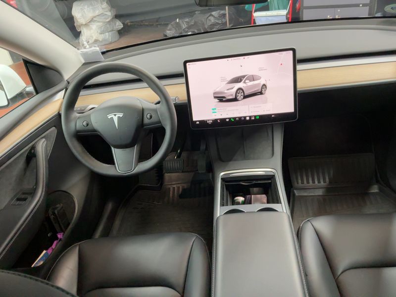 Tesla Model Y Max Range Dual AWD AWD — zdjęcie 12