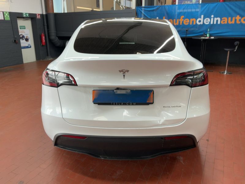 Tesla Model Y Max Range Dual AWD AWD — zdjęcie 5