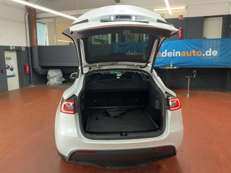 Tesla Model Y Max Range Dual AWD AWD — zdjęcie 10