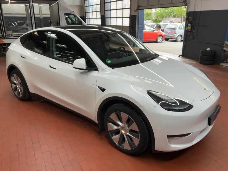 Tesla Model Y Max Range Dual AWD AWD — zdjęcie 8