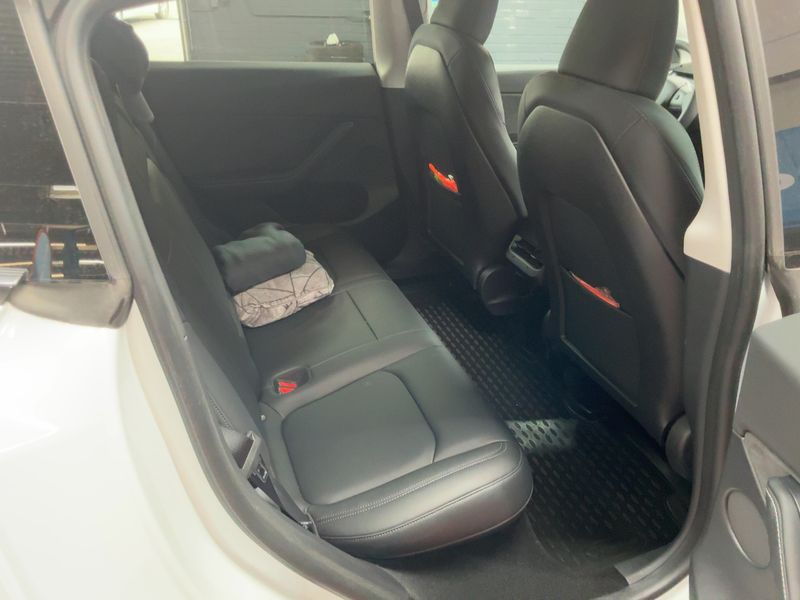 Tesla Model Y Max Range Dual AWD AWD — zdjęcie 14