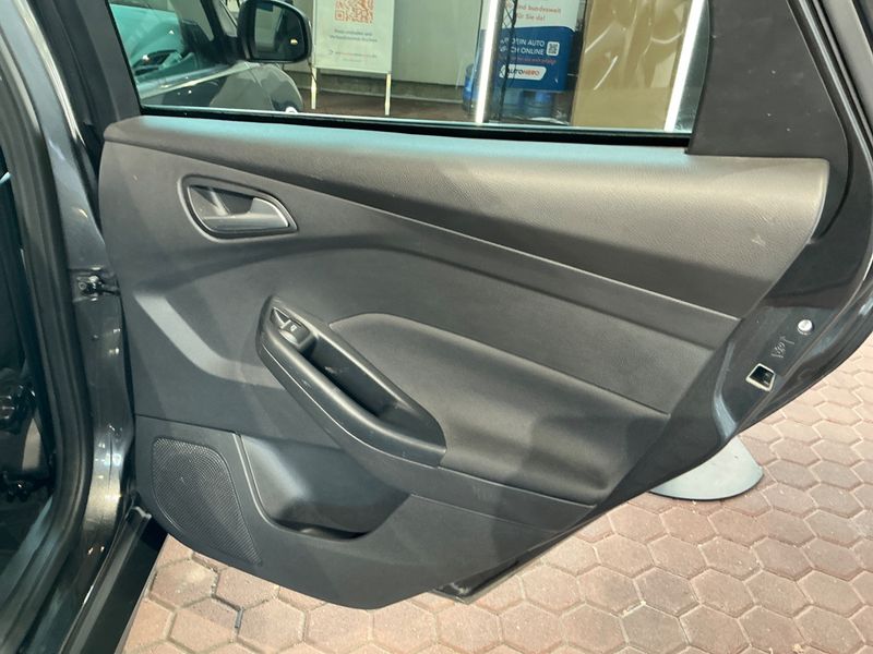 Ford Focus 1.0 EcoBoost Cool&Connect 2018 – снимка 25
