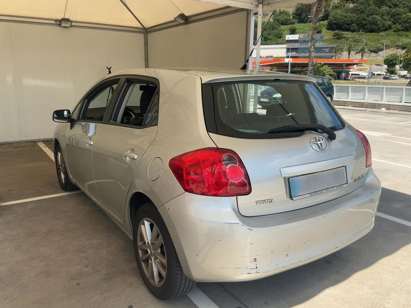 Toyota Auris 2.0 D-4D Active — zdjęcie 3