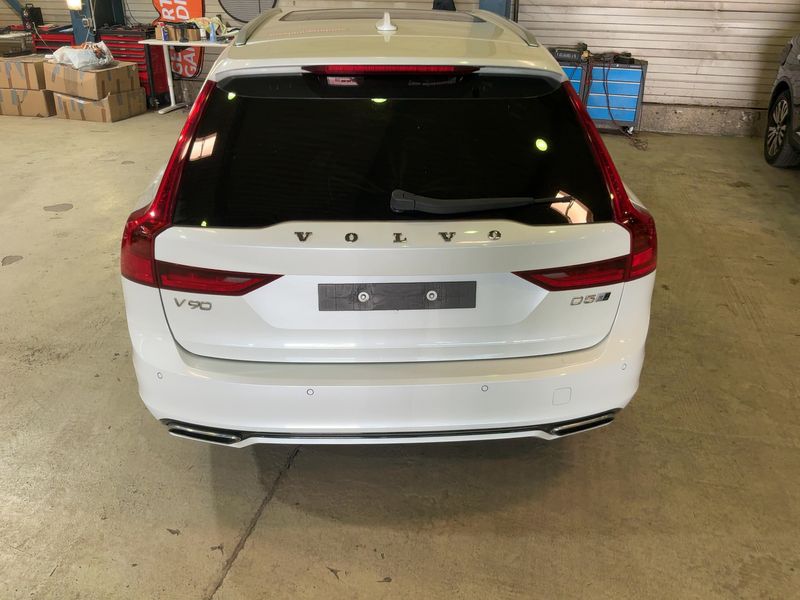 Volvo V90 2.0 D5 R-Design AWD — zdjęcie 5