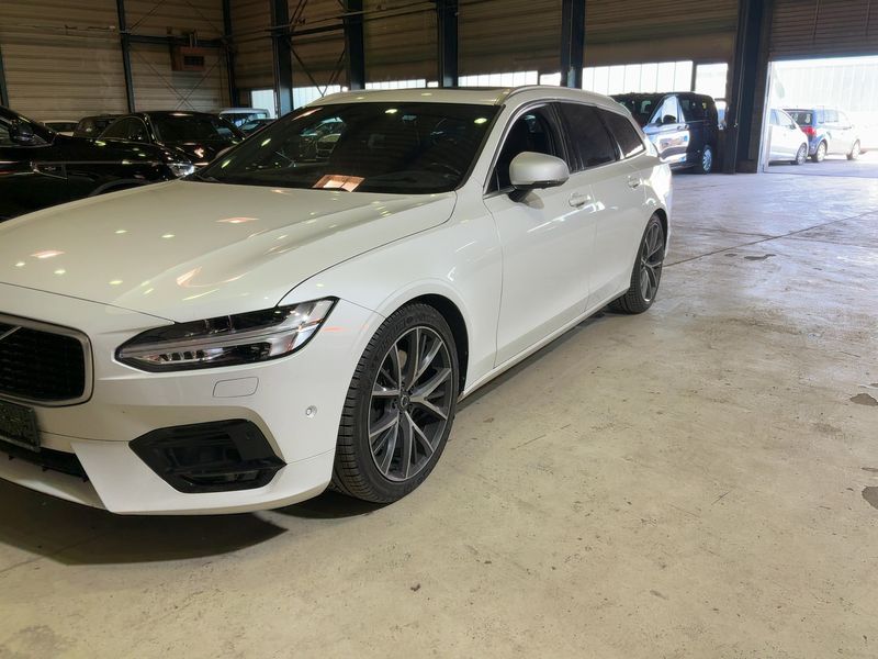 Volvo V90 2.0 D5 R-Design AWD — zdjęcie 2