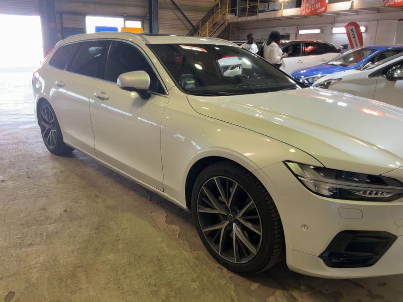 Volvo V90 2.0 D5 R-Design AWD — zdjęcie 8
