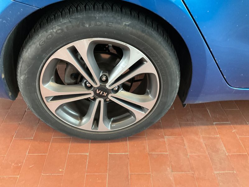 Kia Carens 2.0 GDI Spirit 2015 – снимка 22