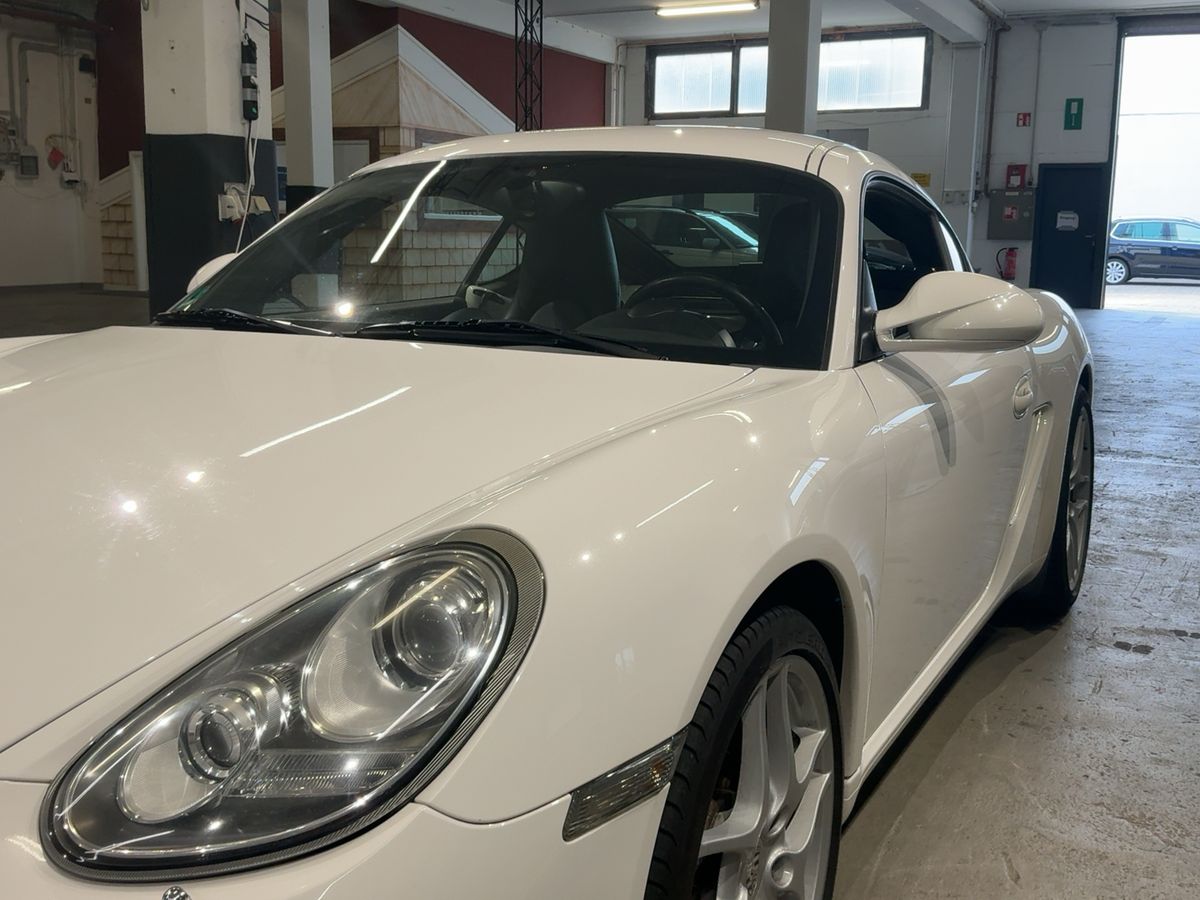 Porsche Cayman 2.9