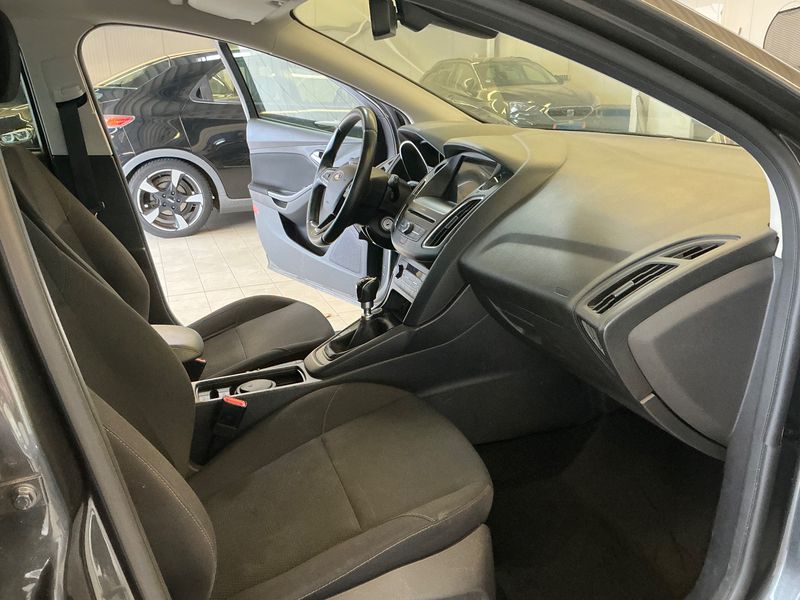 Ford Focus 1.0 EcoBoost Cool&Connect — zdjęcie 11
