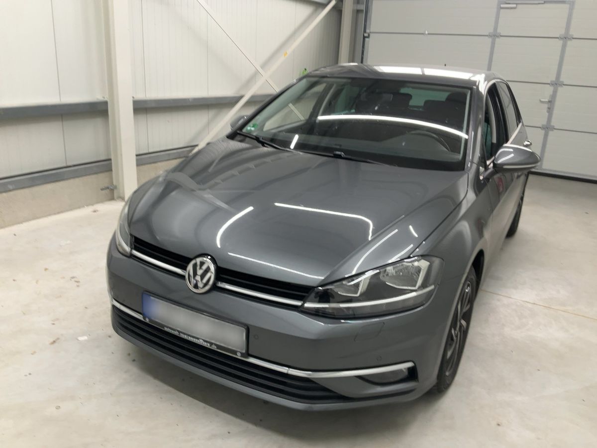 Volkswagen Golf 2018 — photo 1
