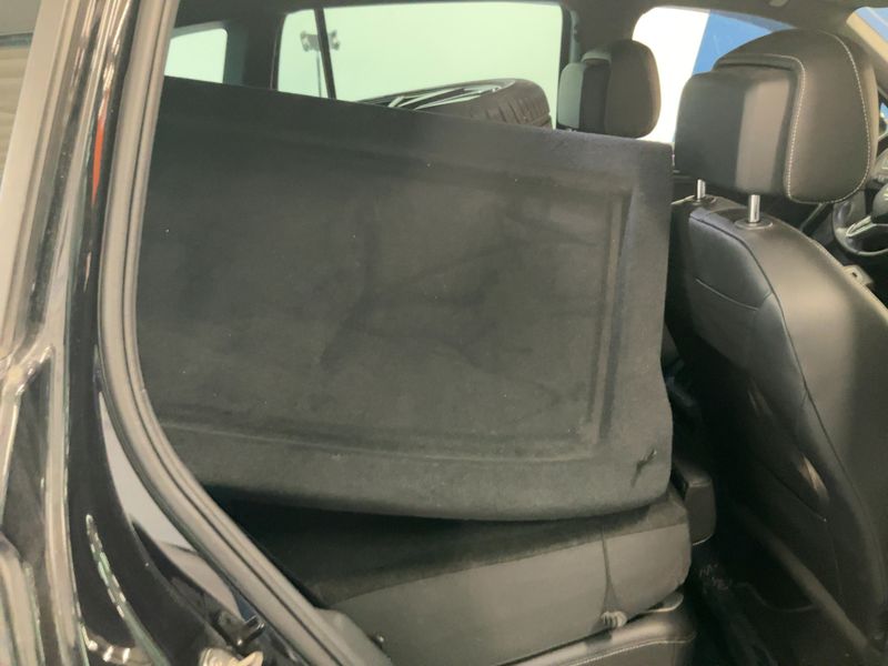 Volkswagen Tiguan 2.0 TDI R-Line 4Motion 2021 – снимка 19