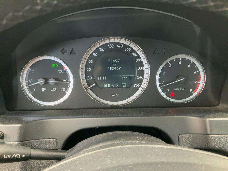Mercedes-Benz C-Klasse C 180 CGI BlueEfficiency Classic — zdjęcie 13