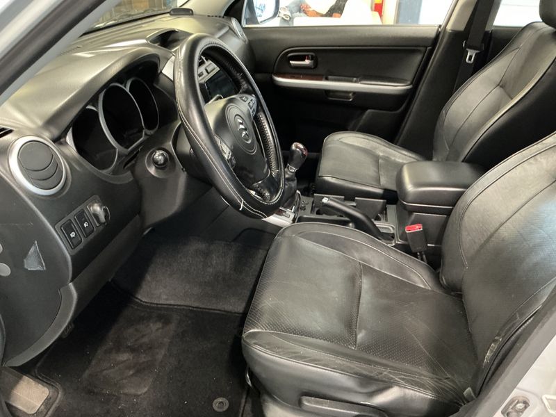 Suzuki Grand Vitara 2.0 Executive — zdjęcie 3