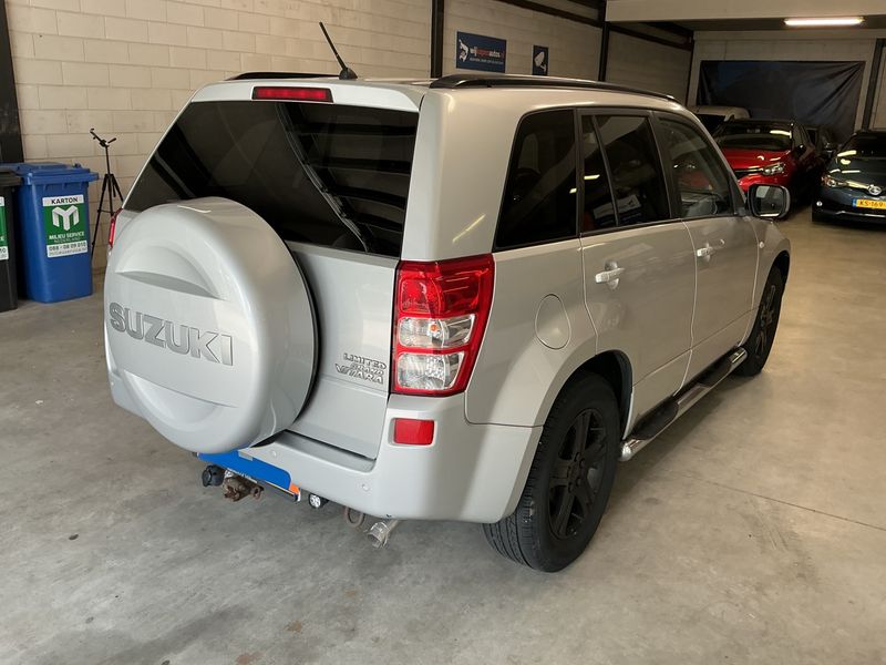 Suzuki Grand Vitara 2.0 Executive — zdjęcie 2