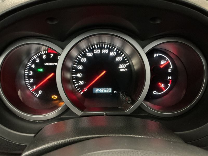 Suzuki Grand Vitara 2.0 Executive — zdjęcie 4