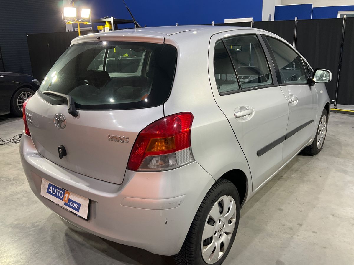 Toyota Yaris 1.0 VVT-i Sol