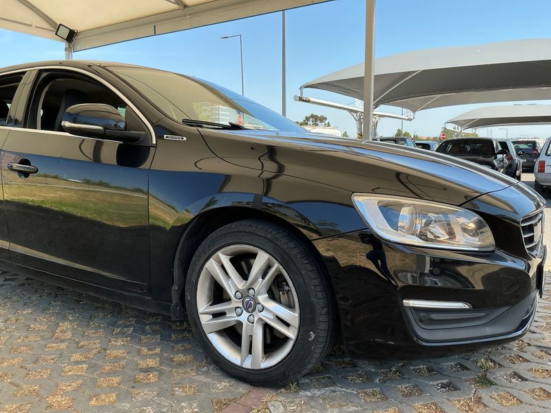 Volvo V60 2.4 D6 Plug-in Hybrid Summum AWD 2018 – снимка 12