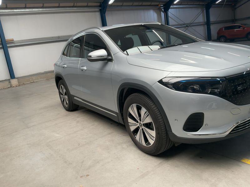 Mercedes-Benz EQA 300 4Matic Progressive — zdjęcie 8